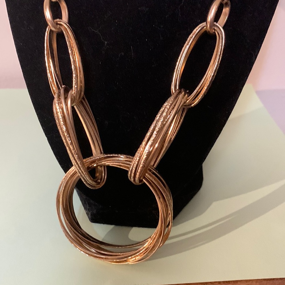 Beautiful INC necklace 19”